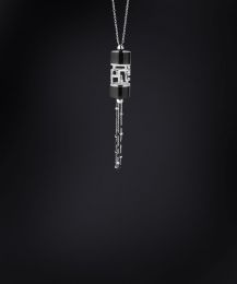 Manhattan long necklace